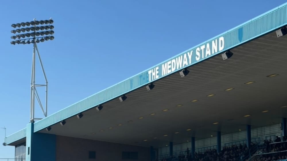 Priestfield medwaystand floodlights gitbtv