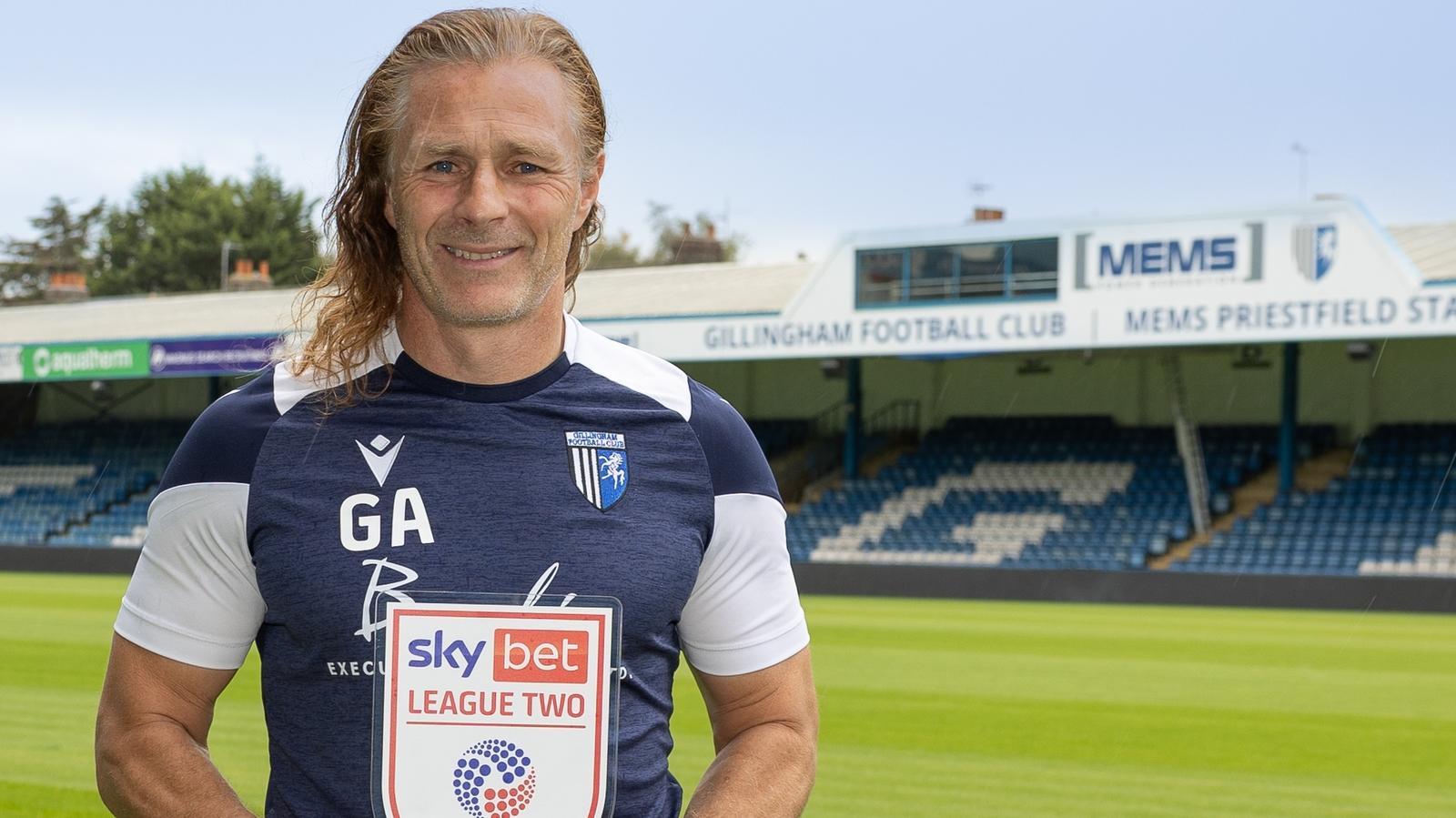 Gareth ainsworth manager of the month 1 skybet