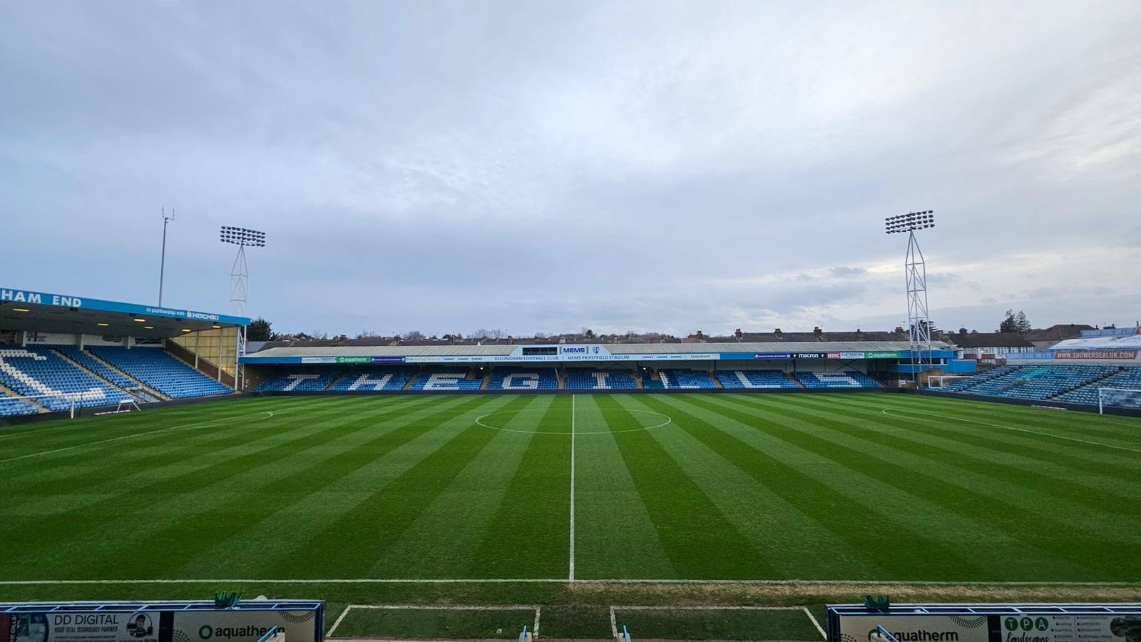 Priestfield Halfwayline 2 Haydn Lawrance