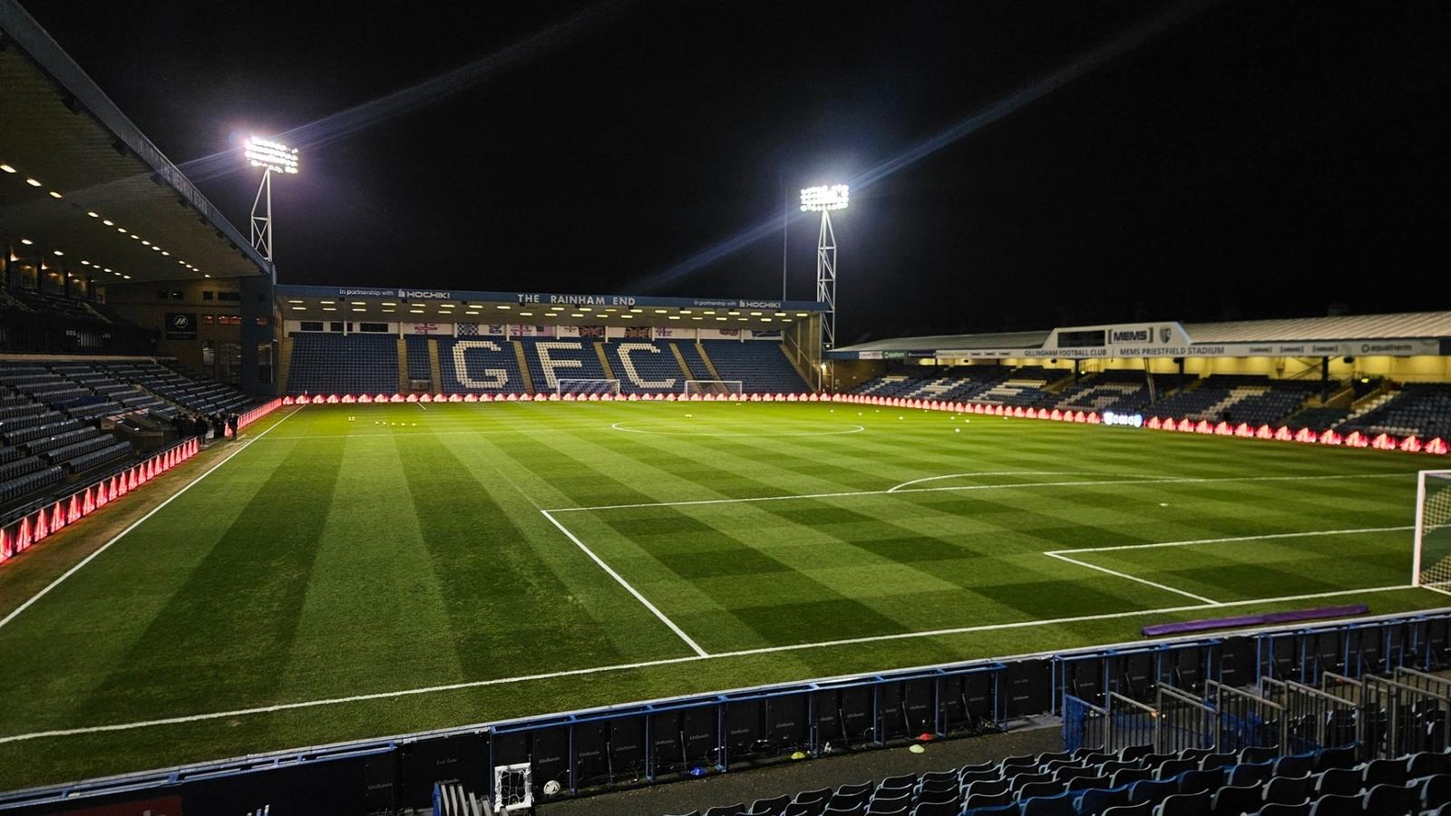 Priestfield Rainham End 4 Haydn Lawrance